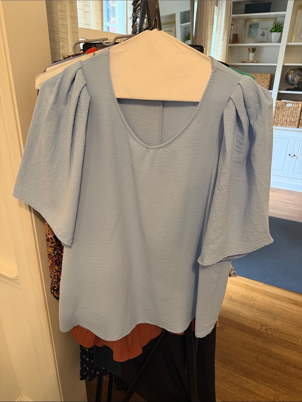 Women's Light Blue V-Neck Puff-Sleeve Blouse